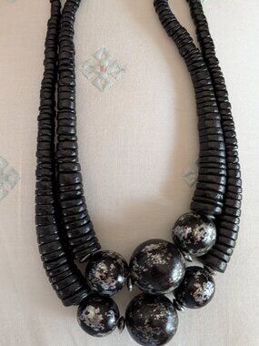 Black and silver Bead Necklace with clasp